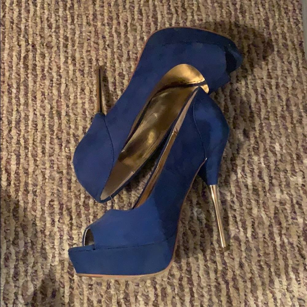 Blue stilettos - Picture 2 of 3